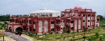 KMCLU’s LMS is a structured online academic platform integrated into its teaching ecosystem. It helps organize the course